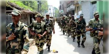 Read more about - পশ্চিমবঙ্গ বিধানসভা নির্বাচন ২০২১: ভোটকেন্দ্রের প্রথম ১০০ মিটারের দায়িত্বে থাকবে কেন্দ্রীয় বাহিনী