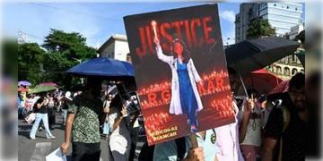 Read more about - RG Kar Case | আরজিকর ধর্ষণ ও খুন মামলার রায়দানের আগেই সুপ্রিম কোর্টের দ্বারস্থ 'তিলোত্তমা'র মা-বাবা