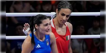 Read more about - Paris Olympic 2024 |  প্যারিস অলিম্পিকে মেয়েদের ইভেন্টে খেললো 'বায়োলজিক্যাল পুরুষ'! ৪৬ সেকেন্ডেই ম্যাচ ছাড়েন প্রতিপক্ষ