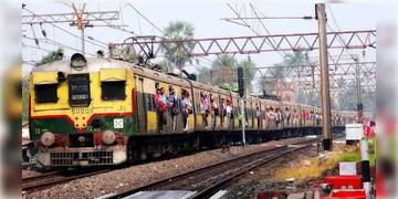 Read more about - Tarakeswar Special Train | রাজ্যে আসছেন প্রধানমন্ত্রী মোদী, হাওড়া-শেওড়াফুলি-তারকেশ্বর-গোঘাট শাখায় স্পেশ্যাল ট্রেন ঘোষণা পূর্ব রেলের