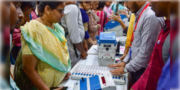 Read more about - West Bengal Assembly Election 2026 | নির্বিঘ্নেই মিটল প্রথম দফার ভোট গ্রহণ, দ্বিতীয় দফার প্রস্তুতি নিয়ে নয়া নির্দেশ কমিশনের