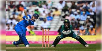 Read more about - স্মৃতি মান্ধানার ঝোড়ো অর্ধশতরান, পাকিস্তানকে ছিটকে দিল হরমনপ্রীতের ভারত