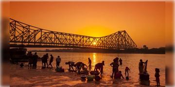 Read more about - Weather Update | বেলা বাড়তেই বাড়ছে গরম, একনজরে শহর কলকাতার আজকের তাপমাত্রা