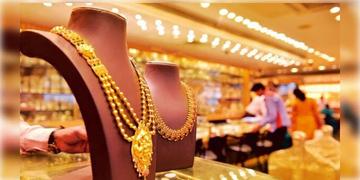 Read more about - Gold Price Today | যুদ্ধের জেরে সোনার দামে হেরফের, একনজরে দেশজুড়ে হলুদ ধাতুর দাম