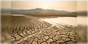 Read more about - Drinking Water | ৩৩ বছরে সবচেয়ে শুষ্ক বছর ২০২৩, কমছে রিভার ডিসচার্জ! মহামারীর আশঙ্কা করছেন বিজ্ঞানীরা