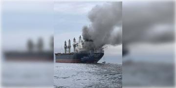 Read more about - Strait of Hormuz | হরমুজে জ্বলছে ভারতীয় ট্রলার, অগ্নিকাণ্ডে মৃত গুজরাটি নাবিক, উদ্ধার ১৭
