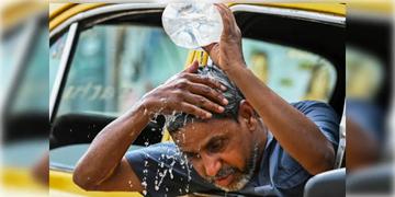 Read more about - Kolkata Weather | সর্বোচ্চ তাপমাত্রা ৩৫ ডিগ্রি সেলসিয়াস, কিন্তু ‘রিয়েল ফিল’ ৫২ ডিগ্রি! কেন এতো তফাৎ?