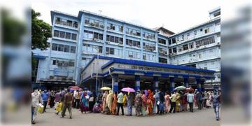 Read more about - SSKM | SSKM-এ শিশু চিকিৎসক সেজে নাবালিকাকে যৌন হেনস্থা, গ্রেপ্তার প্রাক্তন কর্মী