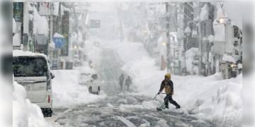 Read more about - প্রবল তুষারপাতের কবলে বিপর্যস্ত জাপান! বহু মানুষ রয়েছে ঘরবন্দি।                