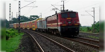Read more about - Cyclone Arnab-Train Cancelled | অর্ণবের জেরে হাওড়া ডিভিশনে বাতিল একাধিক দূরপাল্লার ট্রেন, একনজরে তালিকা