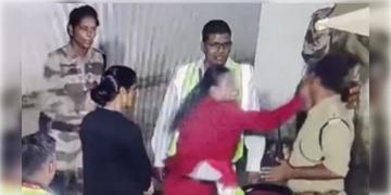 Read more about - SpiceJet Employee Slaps CISF । বিমানবন্দরে এক সহকারী সাব-ইন্সপেক্টরকে ঠাঁটিয়ে চড় মারলেন স্পাইসজেট এয়ারলাইন্স সংস্থার এক মহিলা কর্মী!