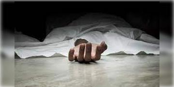 Read more about - Kasba | কসবার ফ্ল্যাট থেকে উদ্ধার বৃদ্ধ-বৃদ্ধা ও ছেলের ঝুলন্ত দেহ, চাঞ্চল্য ছড়ালো এলাকায়