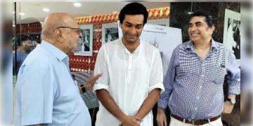 Read more about - ‘অপরাজিত’র স্ক্রিনিং মুম্বইয়ে, সত্যজিতের ভূমিকায় শ্যাম বেনেগলের মন জিতলেন অভিনেতা জিতু কমল