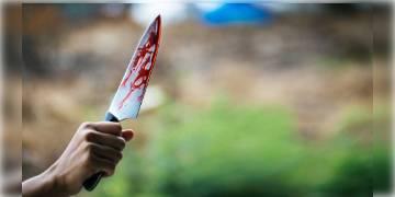 Read more about - স্বামীকে ছুরি দিয়ে খুন করে সোশ্যাল মিডিয়ায় সেই ছবি পোস্ট করল ৩৬ বছরের এক মহিলা।  