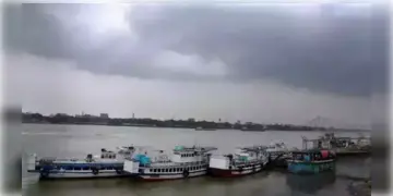 Read more about - West Bengal Weather | আগামীকালই বঙ্গোপসাগরে ঘূর্ণাবর্ত পরিণত হবে নিম্নচাপে! পরোক্ষ প্রভাবে সপ্তাহ জুড়ে বৃষ্টি! কমবে তাপমাত্রা!
