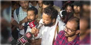 Read more about - SSC | সপ্তাহান্তে ফের পথে নামবেন যোগ্য চাকরিহারারা, সুপ্রিম কোর্টে যোগ্যদের তালিকা প্রকাশের আবেদন তাঁদের