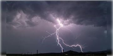 Read more about - Weather Update | ফের বঙ্গোপসাগরে নিম্নচাপের ভ্রুকুটি! দক্ষিণবঙ্গে জারি ঝড়-বৃষ্টির হলুদ সতর্কতা!