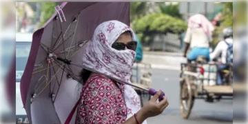 Read more about - Weather Update | ভরা গ্রীষ্মে কালবৈশাখীর আশঙ্কা, কেমন থাকবে কলকাতার আজকের তাপমাত্রা?