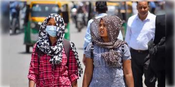 Read more about - Weather Update | বসন্ত পড়তেই বাড়ছে গরম, একনজরে কলকাতার আজকের আবহাওয়া আপডেট