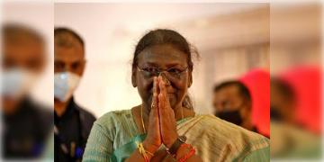 Read more about - Draupadi Murmu | রাজ্যে আসছেন রাষ্ট্রপতি দ্রৌপদী মুর্মু, যান চলাচলে নজরদারি কলকাতা ট্রাফিক পুলিশের