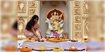 Read more about - Saraswati Puja 2024 | পুরোহিত ছাড়াই বাড়িতে সরস্বতী পুজো করুন! জানুন পুজোর নিয়ম, পদ্ধতি ও মন্ত্র! সরস্বতী মূর্তি আনার আগে কোনদিকে অবশ্যই খেয়াল রাখবেন?