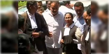 Read more about - Mamata Banerjee | সাত-সকালে কলকাতা হাইকোর্টে মমতা, কালো কোটে নিজেই সওয়াল করবেন তৃণমূল সুপ্রিমো!