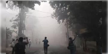 Read more about - Kolkata Fire | মহানগরে ফের আগুন, দাউদাউ করে জ্বলে উঠলো ওষুধ কারখানা, চাঞ্চল্য বন্ডেল গেটে