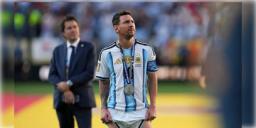 Read more about - Lionel Messi | ২০৩০-এর বিশ্বকাপে আর খেলবেন না মেসি, আন্তর্জাতিক ফুটবলকে বিদায় জানালেন লিওনেল মেসি!