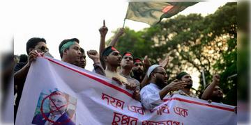 Read more about - Bangladesh | রাষ্ট্রপতির সঙ্গে সেনাপ্রধানকেও সরাতে চায় ইউনুস সরকার ও বৈষম্যবিরোধী ছাত্র আন্দোলনের নেতারা?