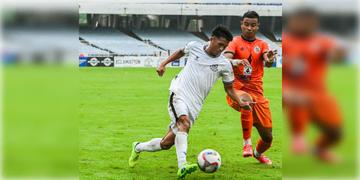 Read more about - Durand Cup | দুরন্ত লড়াইয়ের পরও 'অনামী' সমলেশ্বরীর কাছে হার, ডুরান্ড কাপে হতাশ করলো মহামেডান