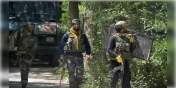 Read more about - ড্রোনের মাধ্যমে  জম্মু ও কাশ্মীরে ফের অস্ত্র পাচারের ছক ব্যর্থ করলেন ভারতীয় নিরাপত্তারক্ষীরা