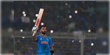 Read more about - ODI Cricket World Cup 2023 | ৩৫তম জন্মদিনে সেঞ্চুরি! ইডেনে ৪৯তম সেঞ্চুরি করে সচিনের রেকর্ড স্পর্শ করলেন 'কিং' কোহলি!