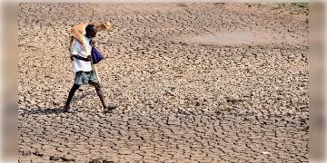 Read more about - Water Crisis | শুকিয়ে গিয়েছে প্রায় ৩০০০ নলকূপের জল! ক্রমশ  'ডে জিরো'র দিকে এগোচ্ছে বেঙ্গালুরু! 'সিটি অফ লেকসে’ কেন সংকট?