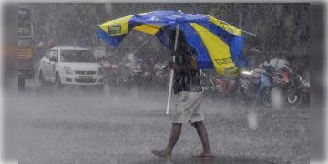 Read more about - Weather Update | নাগাড়ে বৃষ্টির আশঙ্কা বঙ্গে, একনজরে মহানগরীর আজকের আবহাওয়া আপডেট