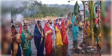 Read more about - শীর্ষ আদালতে শুনানি পিছিয়ে গেলেও পরিবেশ রক্ষার্থে এবার রবীন্দ্র সরোবরে হবে না ছট পুজো!