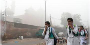 Read more about - Delhi | রবিবাসরীয় সকালে ঘন কুয়াশার মধ্যে ঘুম ভাঙল দিল্লিবাসীর, ‘ভীষণ খারাপ’ পর্যায়ে বায়ুদূষণ