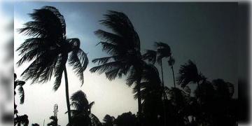 Read more about - একাধিক জেলার ওপর দিয়ে শুক্রবার বয়ে গেল কালবৈশাখী, অপেক্ষায় শহর কলকাতা