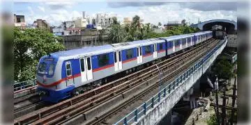 Read more about - দক্ষিণেশ্বর-নোয়াপাড়া মেট্রো লাইনের পাশে ধস, তবে স্বাভাবিক মেট্রো চলাচল