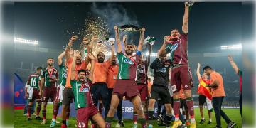 Read more about - Mohun Bagan | শিল্ডের রং সবুজ-মেরুন! প্রথমবার আইএসএলের শিল্ড চ্যাম্পিয়ন হল মোহনবাগান! সঙ্গে এলো আরেক সাফল্যও!