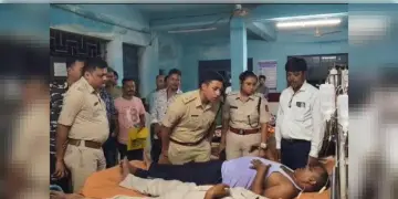 Read more about - Nadia | বাতিল কাফ সিরাপের পেটি নিয়ে BSF-পুলিশের সংঘর্ষ, নদিয়ায় আহত ২ পুলিশকর্মী, গ্রেপ্তার BSF