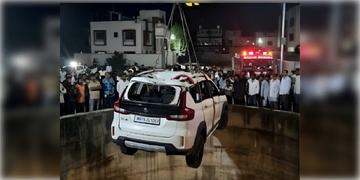 Read more about - Maharashtra | রাতের অন্ধকারে কুয়োয় পড়লো গাড়ি, নাসিকে মৃত ৬ শিশু -সহ ৯