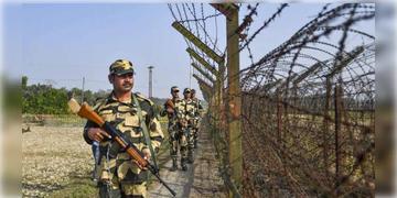 Read more about - India-Bangladesh Border | ভারত-বাংলাদেশ সীমান্তে 'পুশ-ব্যাক' ঘিরে ফের উত্তেজনা, বিজিবি ও গ্রামবাসীদের বাধার মুখে বিএসএফ!