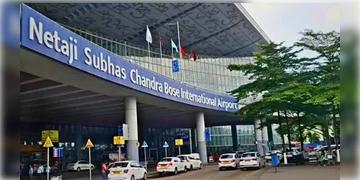 Read more about - Kolkata Airport | ‘২৩ নম্বর গেটে বোমা’, মহিলাদের শৌচালয় থেকে উদ্ধার চিরকু! বোমাতঙ্ক কলকাতা বিমানবন্দরে!