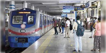 Read more about - Kolkata Metro | সিদ্ধান্ত বদল! আপাতত বাড়ছে না  ব্লু লাইনের শেষ মেট্রোর ভাড়া