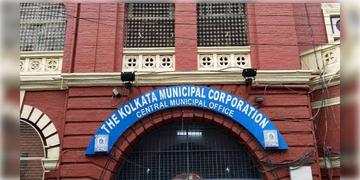 Read more about - KMC | পুজোর মুখে পুরসভার বকেয়া সম্পত্তি করে সুদ-জরিমানা মকুব! প্রস্তাবে অনুমোদন মুখ্যমন্ত্রীর
