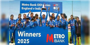 Read more about - Harmanpreet Kaur | ওয়ানডে-তে জয়ী ভারতের কন্যারা! ইংল্যান্ডকে উড়িয়ে একাধিক রেকর্ড অধিনায়ক হরমনপ্রীতের