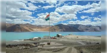 Read more about - প্যাংগংয়ে নজরদারি আরও জোরদার করার সিদ্ধান্ত নিল ভারত। হ্রদ পাহারায় এক ডজন অত্যাধুনিক নৌকা আনা হচ্ছে।