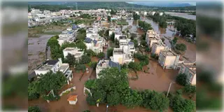 Read more about - China Floods | টানা ঝড়বৃষ্টিতে বন্যা পরিস্থিতি চিনে! প্রাকৃতিক দুর্যোগে মৃত্যু ৩০ জনের, উদ্ধার ৮০ হাজার নাগরিক!