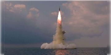 Read more about - পাল্টা ক্ষেপণাস্ত্র হামলার প্রস্তুতি নিয়েছিল পাকিস্তান!