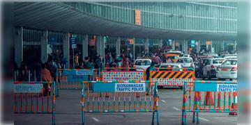Read more about - Kolkata Airport | কলকাতা বিমানবন্দরে ছিঁড়ে পড়লো লিফট! ভয়াবহ দুর্ঘটনায় আশঙ্কাজনক অবস্থায় হাসপাতালে ভর্তি ৩!